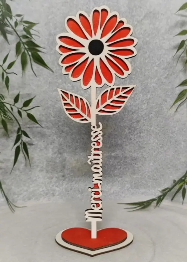 🌹 Fleur en Bois Personnalisée avec Socle Cœur – Image 2