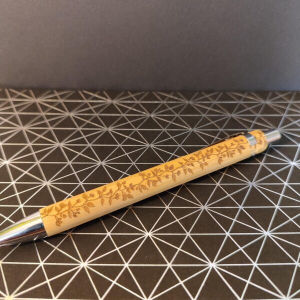 ✒️ Stylo en bois – Image 4